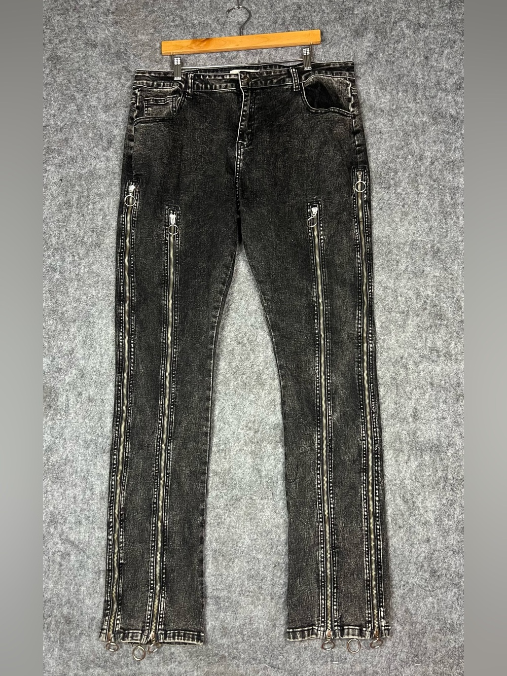 MNML denim jeans Black with silver zippers and rings #denim #goth Size 36x34